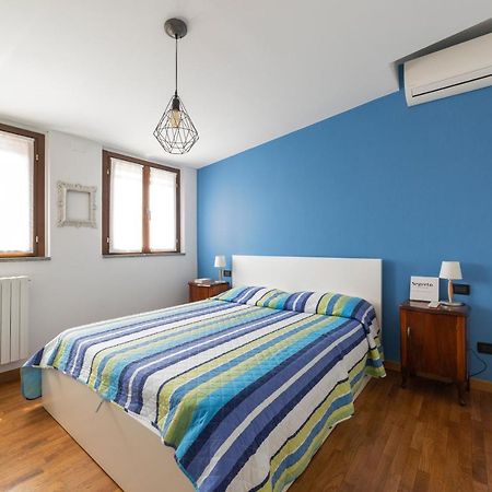 Porta Genova Balcony Apartment Милано Екстериор снимка