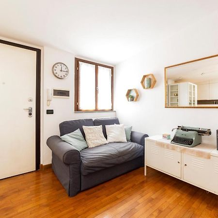 Porta Genova Balcony Apartment Милано Екстериор снимка