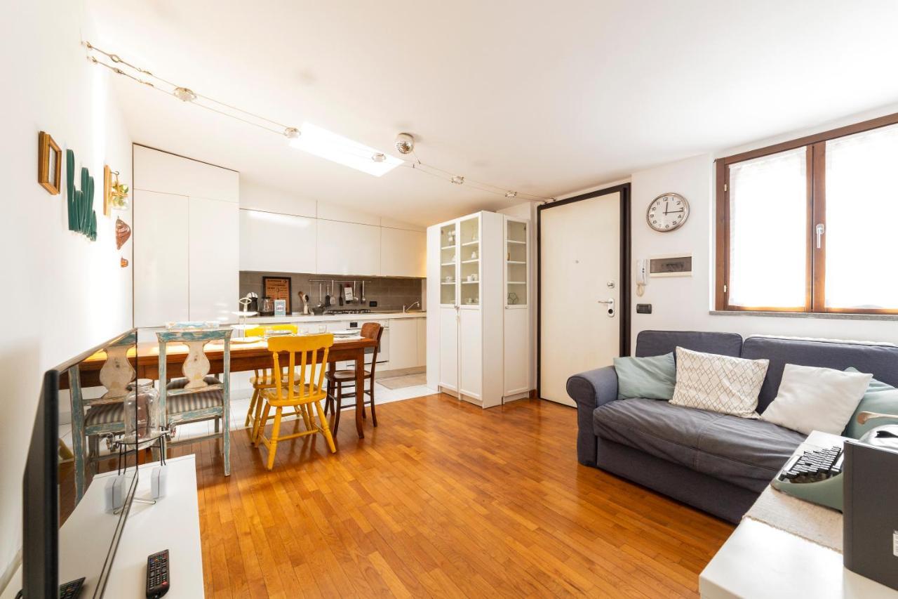 Porta Genova Balcony Apartment Милано Екстериор снимка