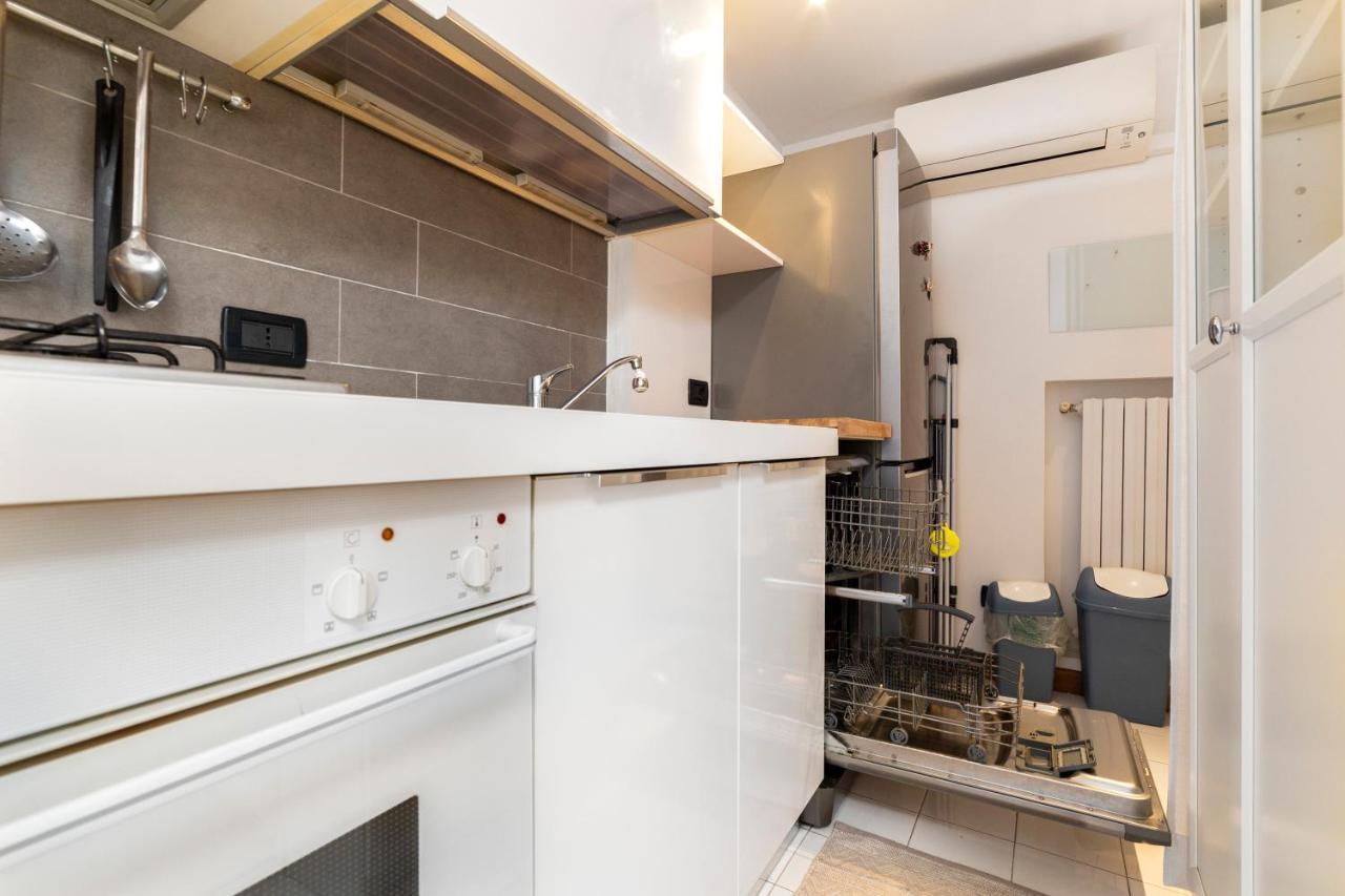 Porta Genova Balcony Apartment Милано Екстериор снимка