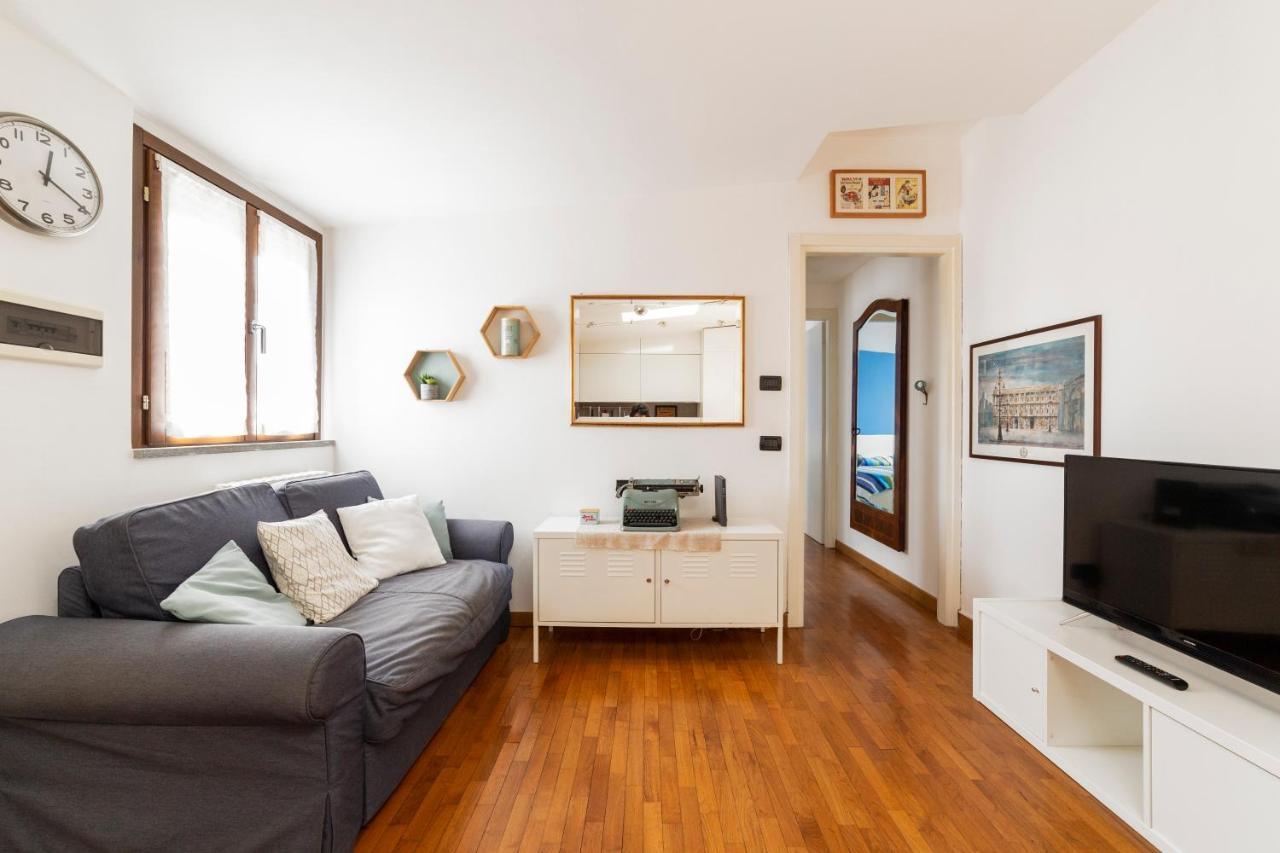 Porta Genova Balcony Apartment Милано Екстериор снимка