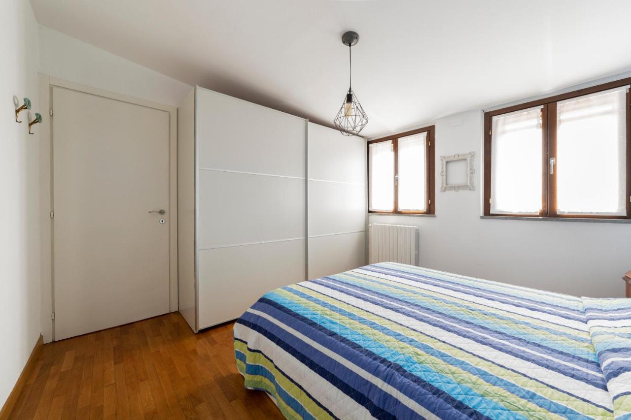 Porta Genova Balcony Apartment Милано Екстериор снимка
